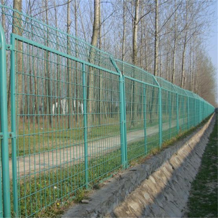 公路護欄網案例展示